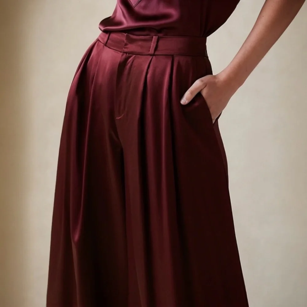 BANANA REPUBLIC Belay 100% Silk Wide-Leg Pant Trouser in Dark Cherry Red Size 6 - Picture 2 of 9